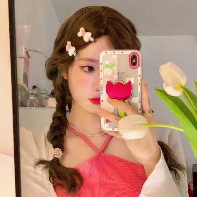 隔楼女孩：我们之间的层距